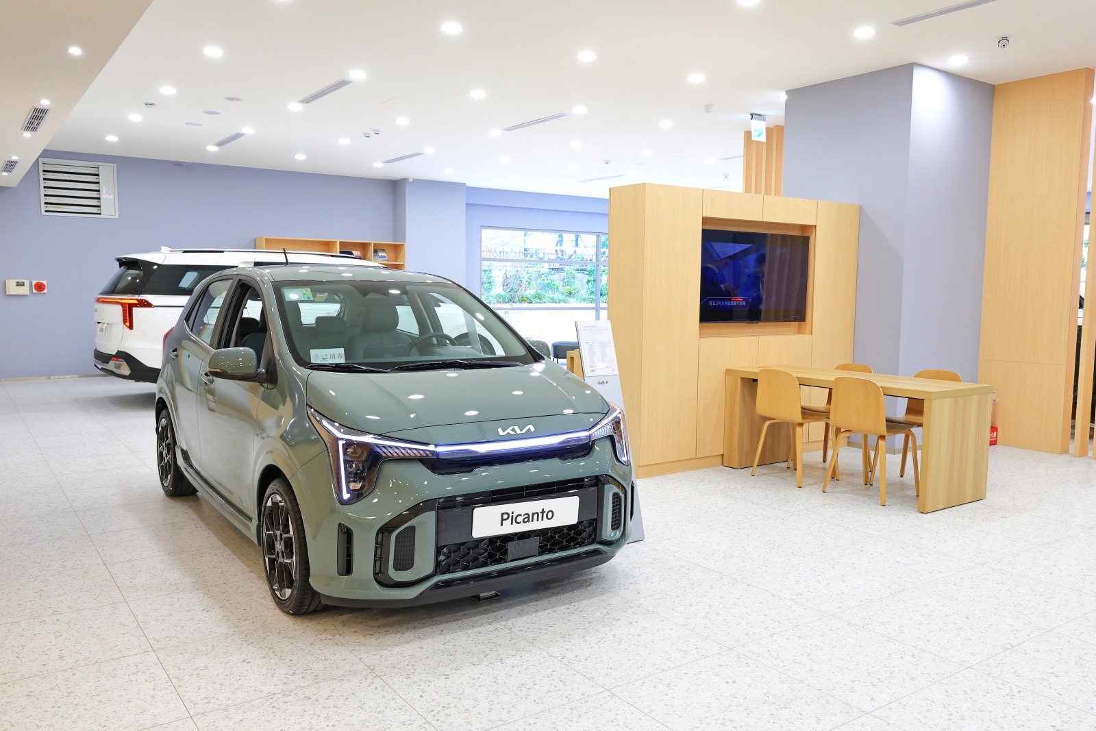 2. Kia The new Picanto在今（2026）年第一季銷售達300台的佳績，並以49.9萬元起即可輕鬆入主，為每一趟城市探索帶來更多啟發。